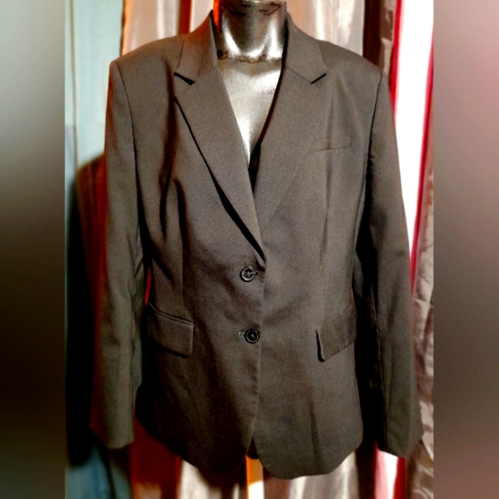"41 Hawthorn" Black Blazer